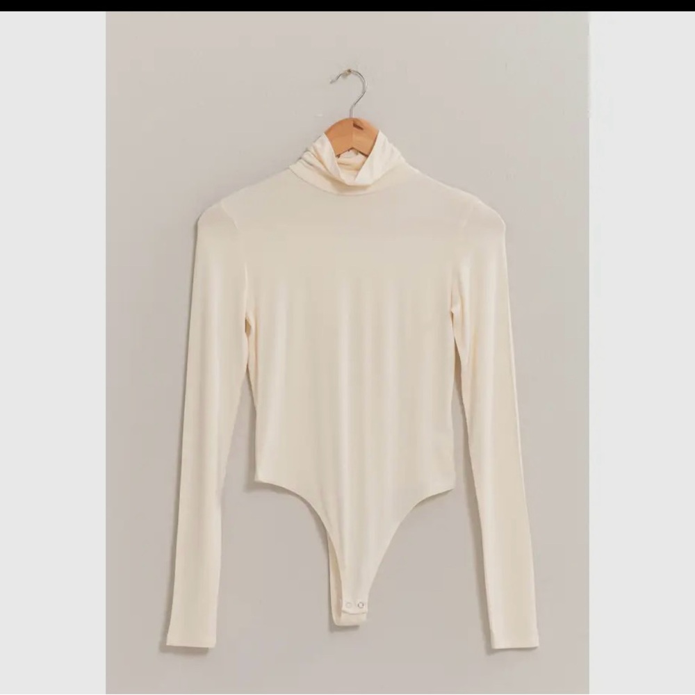 Chic Cream Long Sleeve Bodysuit